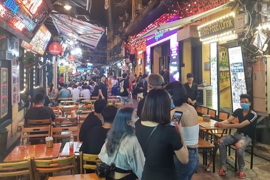 Hà Nội cho phép mở lại quán bar, karaoke, vũ trường