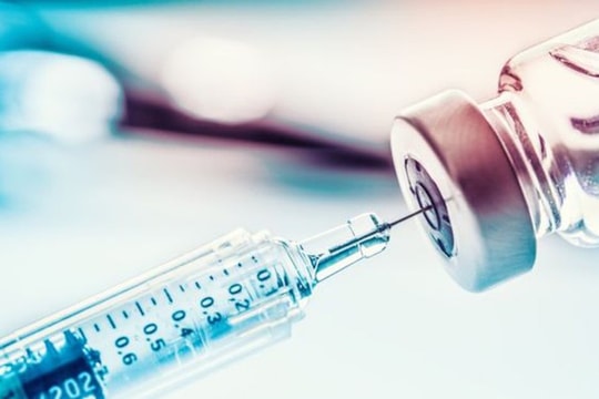 Bé 1 tuổi tử vong sau tiêm vắc xin viêm não