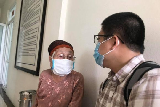 Đau đớn thay cảnh tre già ngồi khóc măng non