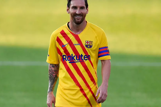 Pjanic: “Tôi không bao giờ có thể nghĩ tới việc Messi sẽ khoác áo CLB khác”
