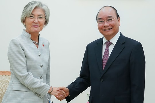 Việt Nam-Hàn Quốc: Tạo mọi điều kiện cho các chuyên gia, nhà quản lý, doanh nghiệp nhập cảnh