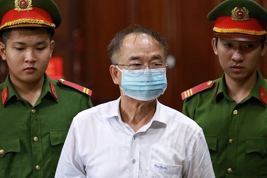 Cựu Phó Chủ tịch TP.HCM Nguyễn Thành Tài rơi nước mắt nói lời sau cùng
