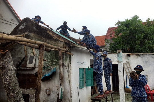 Phó Thủ tướng yêu cầu tập trung khắc phục hậu quả bão số 5 và ứng phó với mưa lũ