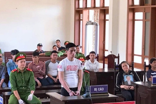 Dùng súng bắn chết người tại quán nhậu