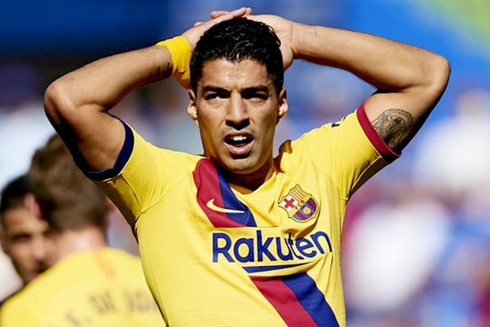 Barca chính thức chấm dứt hợp đồng với Suarez