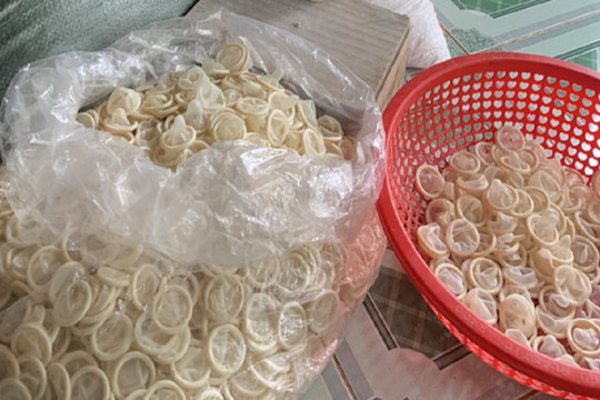 Chủ cơ sở tái chế bao cao su đã qua sử dụng có thể bị truy cứu hình sự