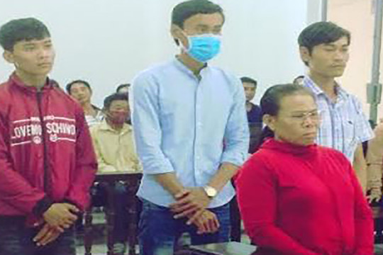 Em dâu đâm chết anh chồng vì…đất
