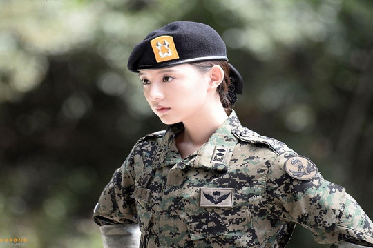 Chị đẹp Kim Ji Won tái xuất trong phim mới
