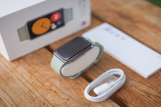 Smartwatch giá 3 triệu đồng đo nồng độ oxy trong máu
