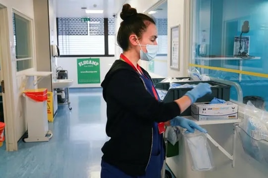 “Thách thức” COVID-19: Chủ động nhiễm SARS-CoV-2 để thử nghiệm vaccine