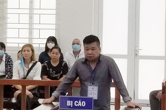 Lĩnh án tù vì lừa chạy việc vào hải quan sân bay