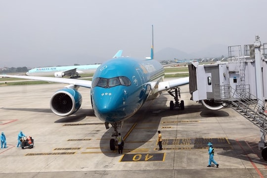 Chuyến bay thương mại quốc tế đầu tiên về Việt Nam sau dịch Covid-19
