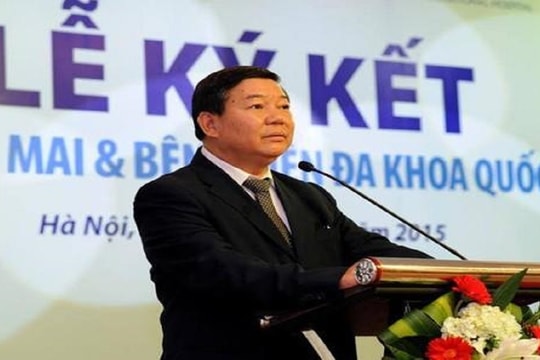 Vụ nâng khống giá thiết bị y tế tại Bệnh viện Bạch Mai: Thổi giá máy robot hỗ trợ phẫu thuật lên gấp 5 lần