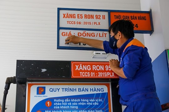 Xăng E5RON92 giảm 51 đồng/lít