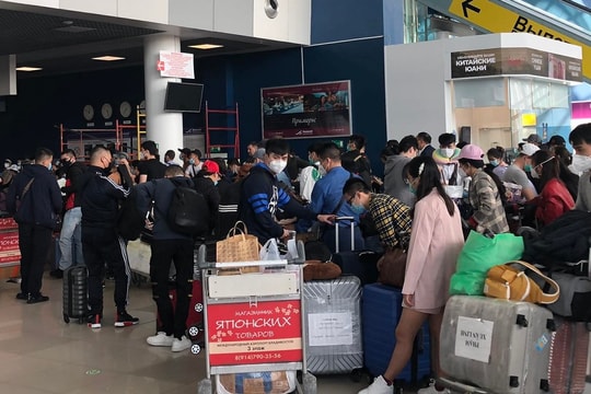 Hơn 270 công dân Việt Nam từ Nga được đưa về nước an toàn