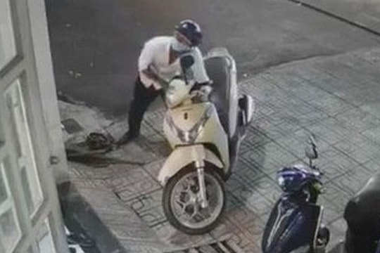 Trộm xe máy làm phương tiện đi cướp tài sản