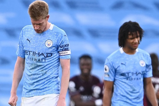 Leicester đè bẹp Man City, vươn lên đầu BXH Premier League