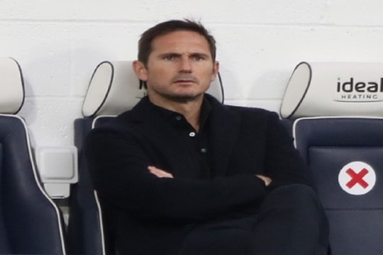 Dàn sao Chelsea sững sờ nhìn Lampard nổi điên với “tội đồ” vì thói vô kỷ luật