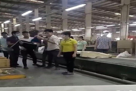 Điều tra vụ nữ công nhân bị đồng nghiệp đánh ngất xỉu ở Đồng Nai