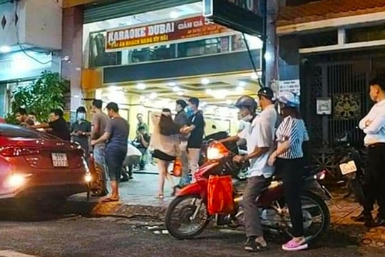 Hỗn chiến kinh hoàng trước cửa quán karaoke ở TP. Hồ Chí Minh