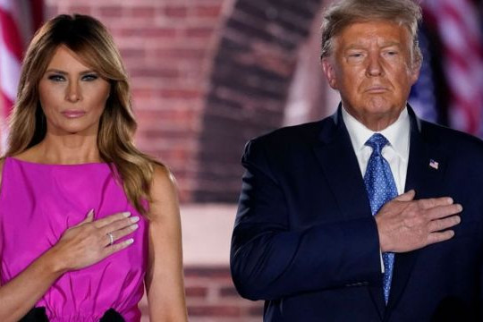 Tổng thống Trump mắc COVID-19: Trong rủi có may?