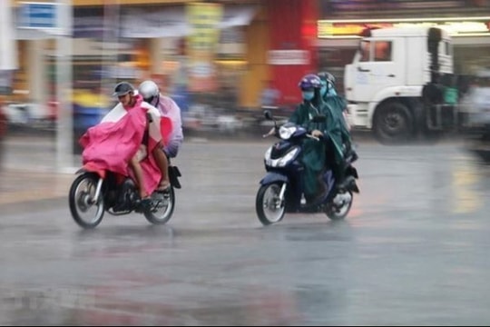 Không khí lạnh kết hợp vùng áp thấp gây mưa lớn ở miền Trung