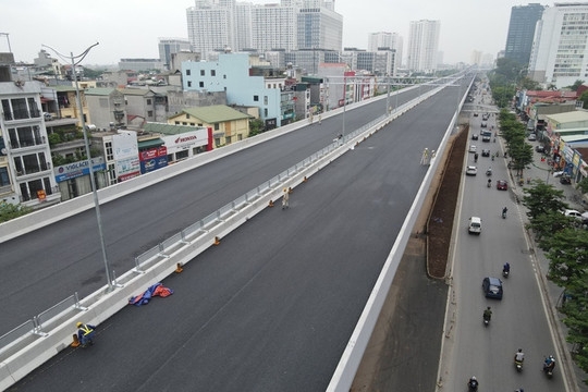 Thông xe cầu cạn Mai Dịch - Nam Thăng Long vào đúng dịp kỷ niệm Giải phóng Thủ đô