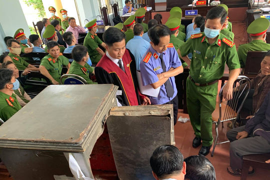 Xét xử sơ thẩm vụ án ‘Trộm cắp tài sản” tại xã Tam Giang – Trả hồ sơ, điều tra bổ sung