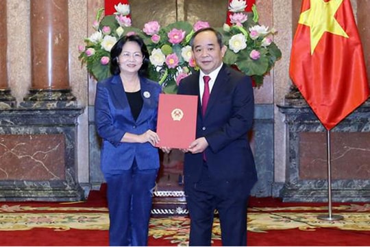 Điều động, bổ nhiệm Thứ trưởng Bộ VHTTDL làm Phó Chủ nhiệm Văn phòng Chủ tịch nước