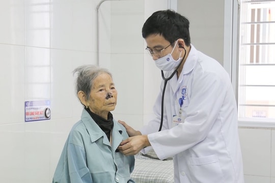 Cứu sống bệnh nhân bị nhồi máu cơ tim cao tuổi nhất Việt Nam