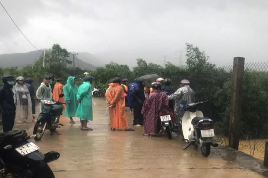Đà Nẵng: Thêm một người bị lũ cuốn mất tích