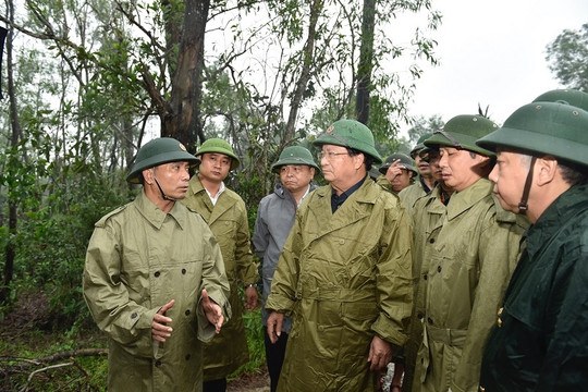CẬP NHẬT: Đưa 19 người, trong đó 1 người tử vong từ Thủy điện Rào Trăng 4 về bệnh viện