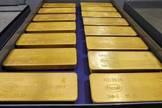 Giá vàng hôm nay 14/10: Giảm xuống dưới 1.900 USD/ounce