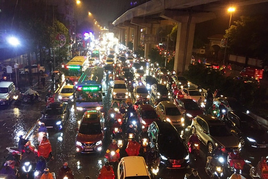 Từ 20/10 điều chỉnh khung giờ cao điểm, giao thông Hà Nội thay đổi thế nào?