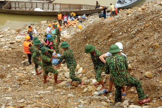 Huy động các lực lượng tiếp tục tìm kiếm 15 nạn nhân mất tích ở thủy điện Rào Trăng 3