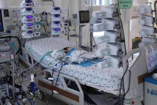 Bé 4 ngày tuổi mắc bệnh tim bẩm sinh hồi sinh nhờ ECMO
