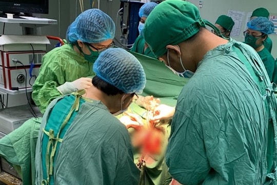 Tự ý xông hơi chữa bệnh vùng kín, người phụ nữ bị bỏng loét nặng