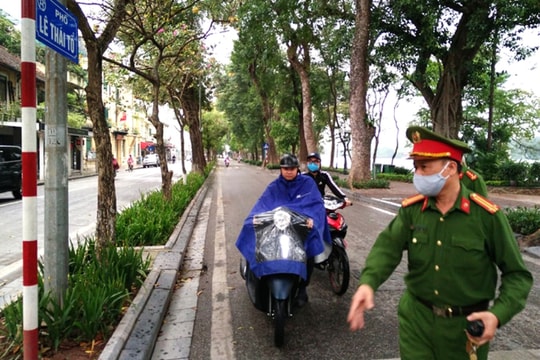 Hà Nội đề xuất phạt “nguội” người không đeo khẩu trang nơi công cộng