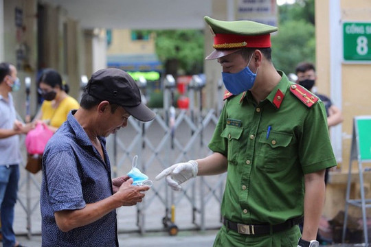 Hà Nội sẽ phạt "nguội" người không đeo khẩu trang phòng chống dịch COVID-19