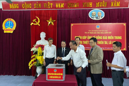 TAND tỉnh Thừa Thiên Huế ủng hộ đồng bào miền Trung bị thiệt hại do thiên tai