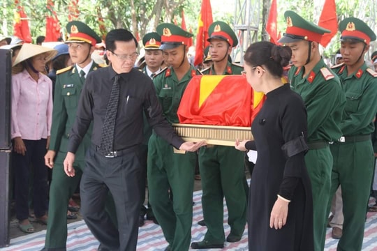 Nghệ An: Trang trọng tổ chức lễ an táng các chiến sỹ hy sinh ở Quảng Trị 
