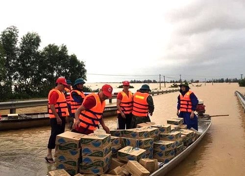 Thủ tướng: Khẩn trương xây dựng Nghị định mới về quyên góp, hỗ trợ