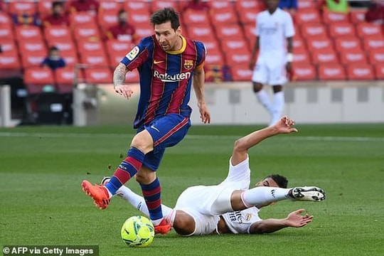 Barca gục ngã trên sân Nou Camp trong trận El Clasico 