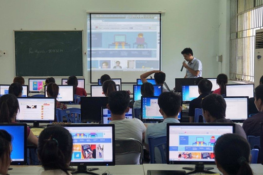 Ngành hàng tiêu dùng, CNTT tăng lượng tuyển dụng lao động