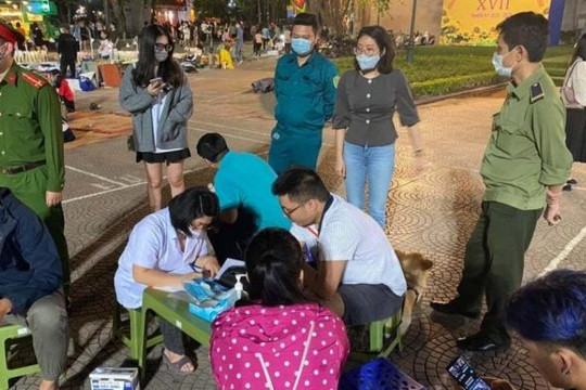 Hà Nội lập 15 chốt xử phạt người không đeo khẩu trang nơi công cộng
