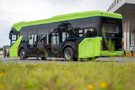 Xe bus điện: Khởi đầu một lối sống văn minh