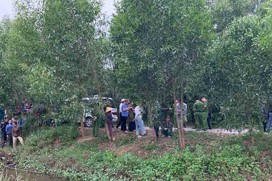 Phát hiện nam thanh niên tử vong cạnh bao tải đựng chó