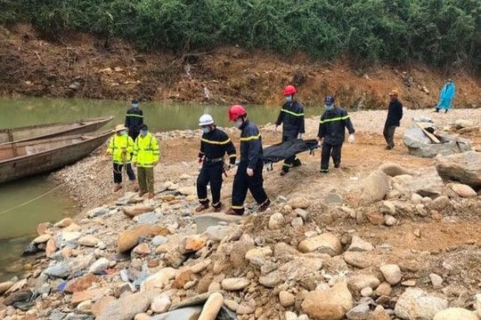 Tiếp tục công tác tìm kiếm các nạn nhân ở thủy điện Rào Trăng 3