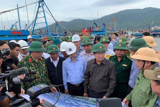 Chủ động ứng phó với bão số 9, khẩn trương sơ tán người dân đảm bảo an toàn