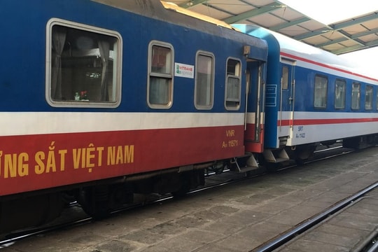 Tạm dừng chạy tàu khách Thống Nhất do bão số 9 vào miền Trung